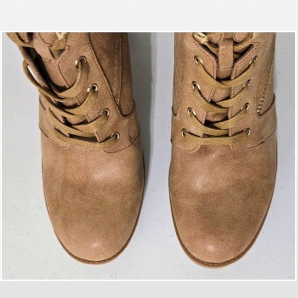New G Guess Boots Womens Size 10 Heels Lace Up Combat Tan Gold Zipper Accent NWT - Picture 10 of 15